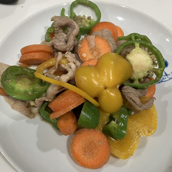 パプリカの豚肉の醤油炒め